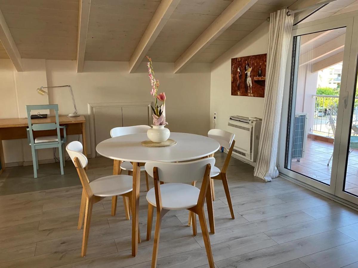 Sunny Apartment With Mountain View Patras Extérieur photo