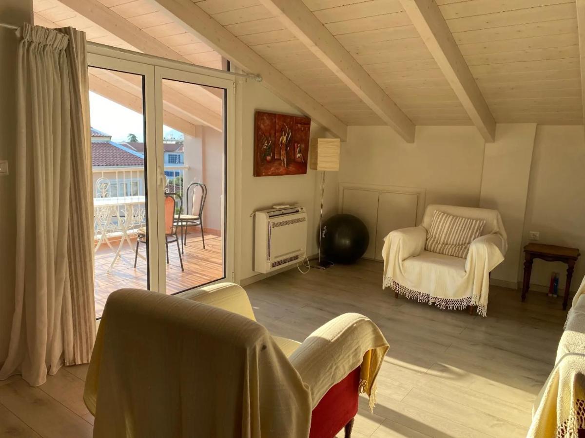Sunny Apartment With Mountain View Patras Extérieur photo