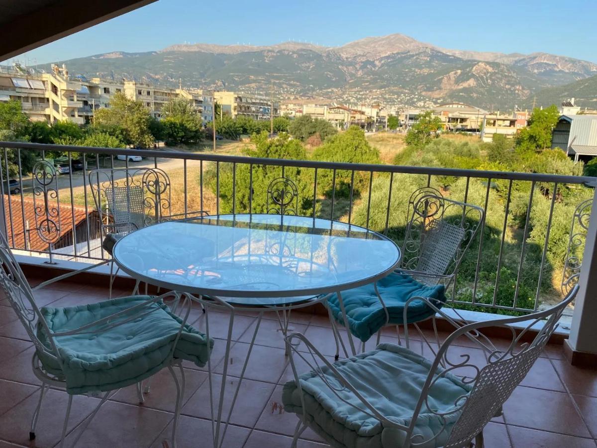Sunny Apartment With Mountain View Patras Extérieur photo
